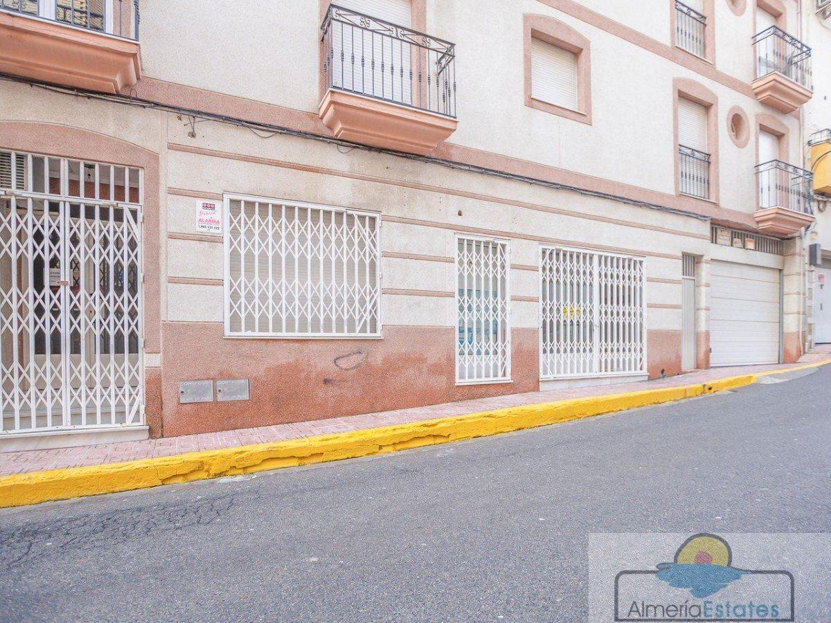 Venta de local en Albox