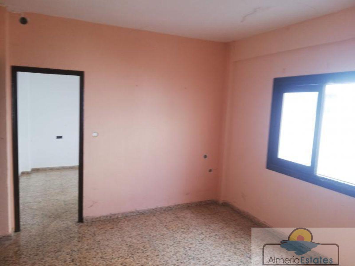 For sale of flat in Macael