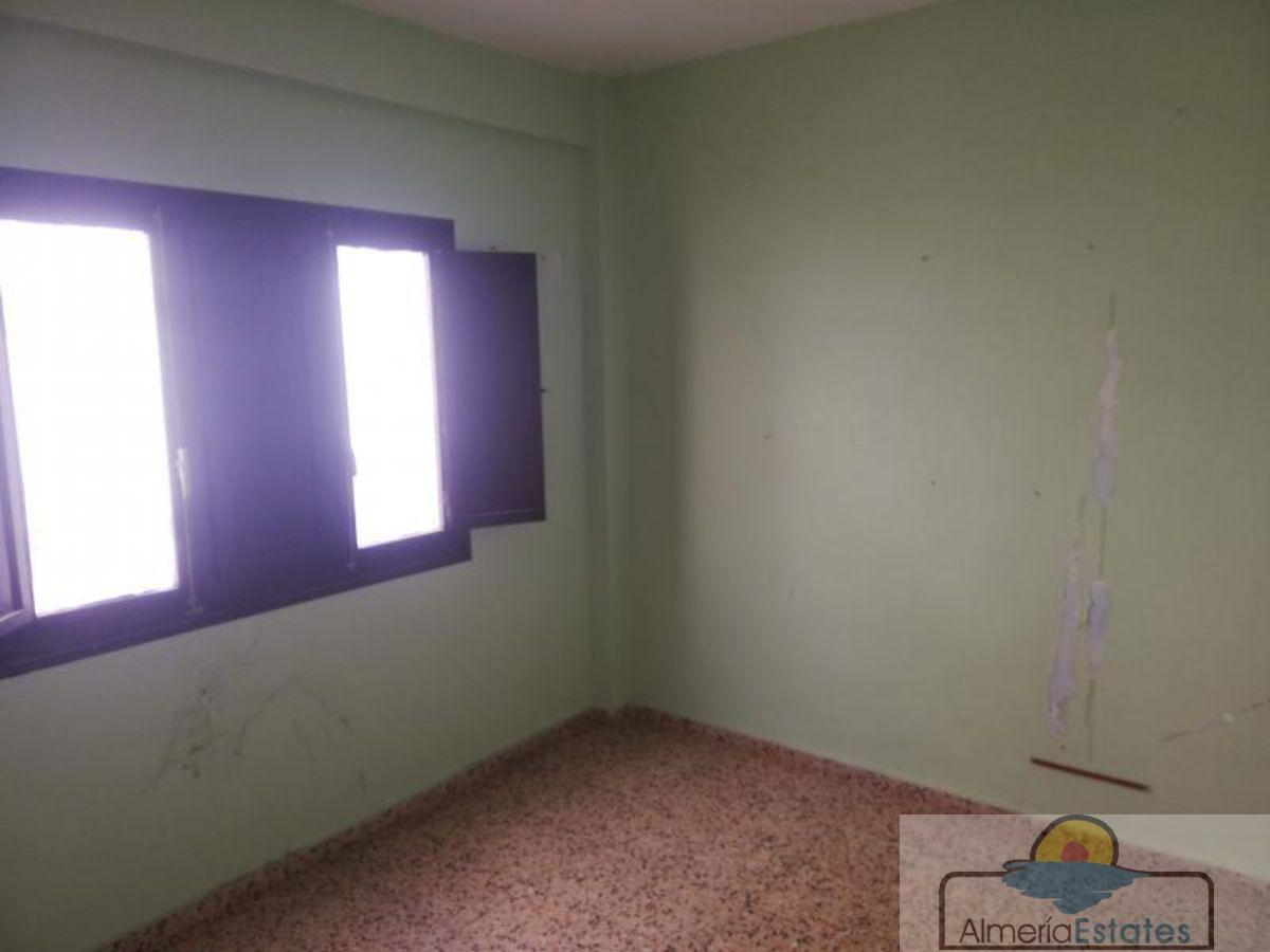 For sale of flat in Macael
