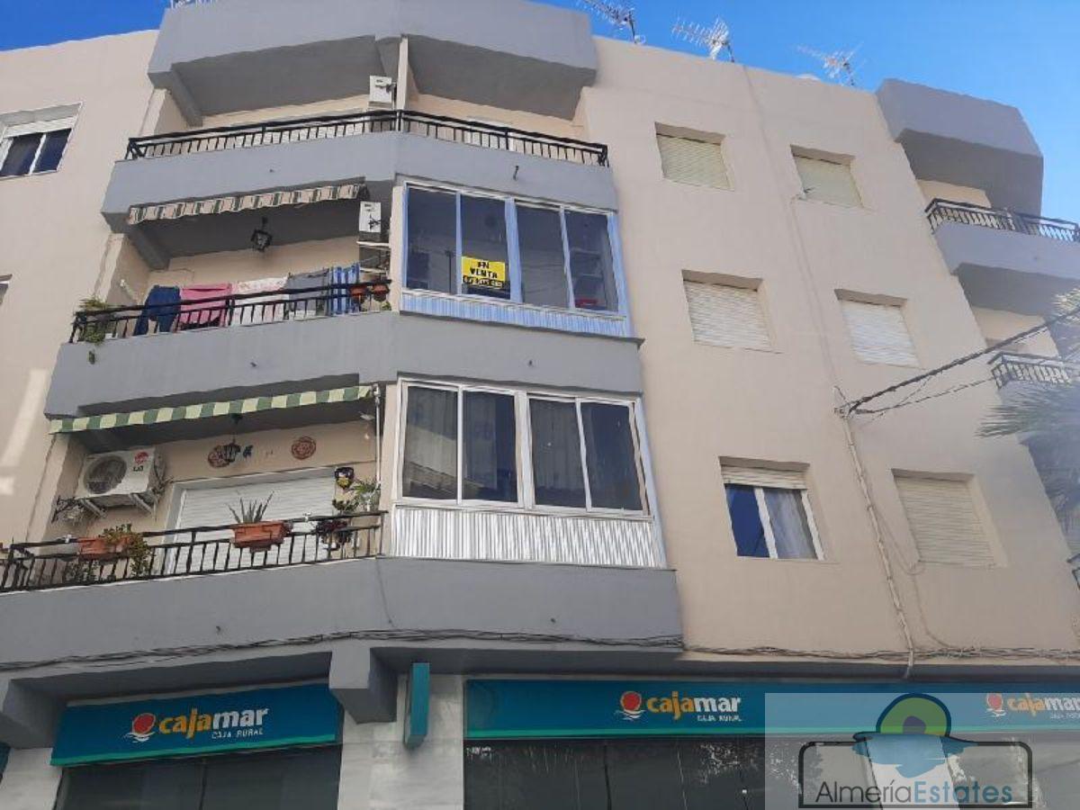 For sale of flat in Macael