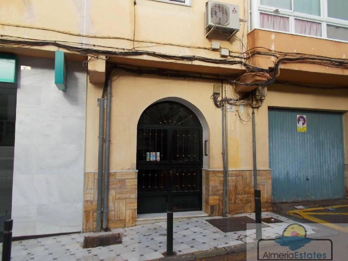 For sale of flat in Macael