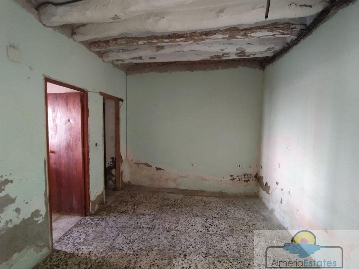 For sale of house in Macael