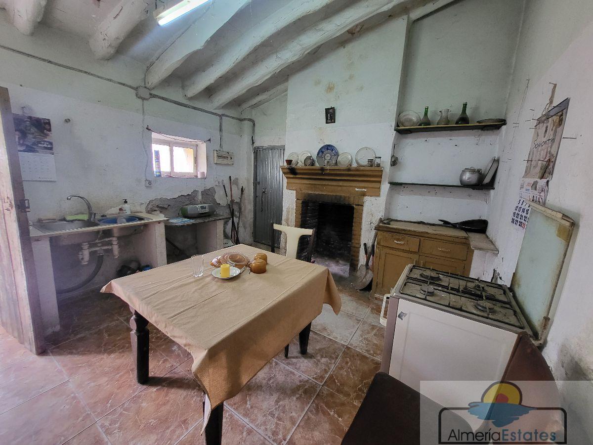 Venta de casa en Somontín