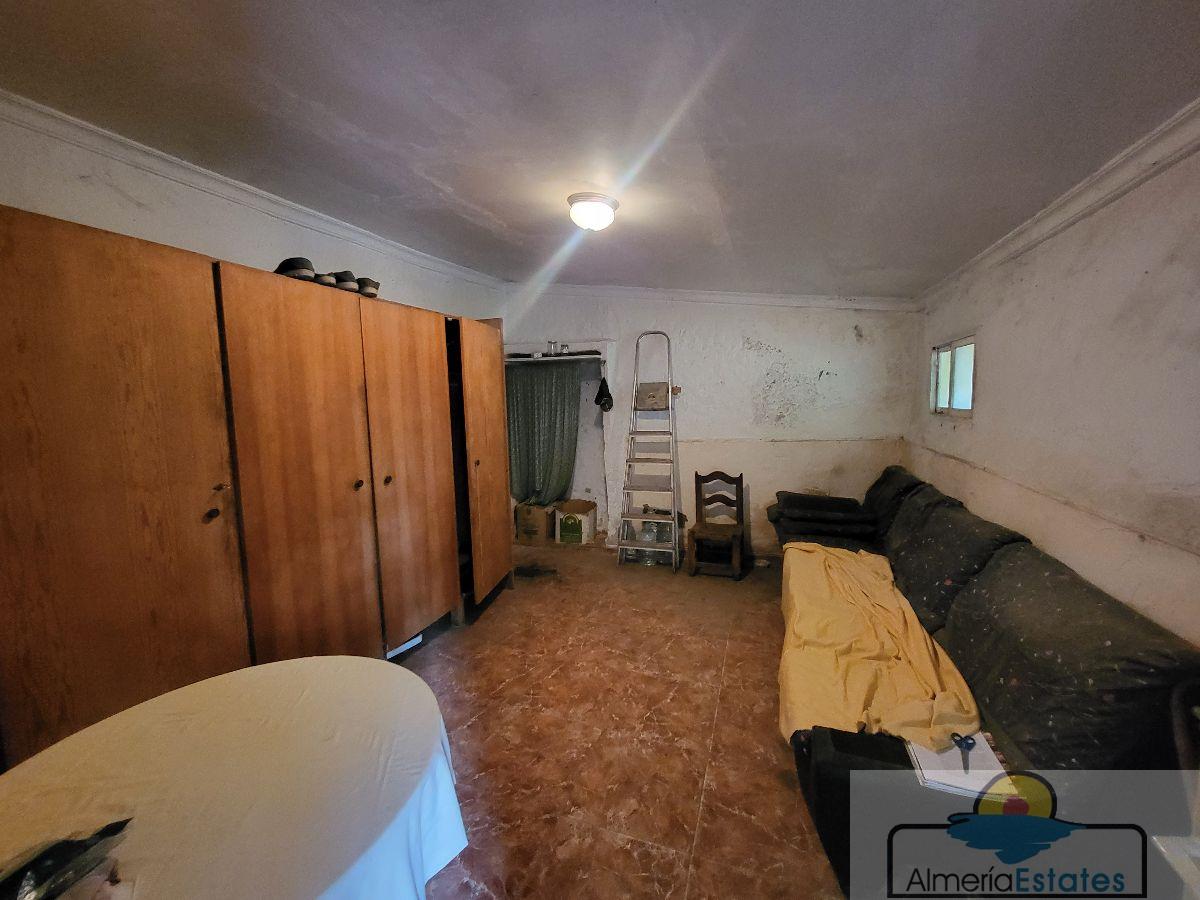 Venta de casa en Somontín