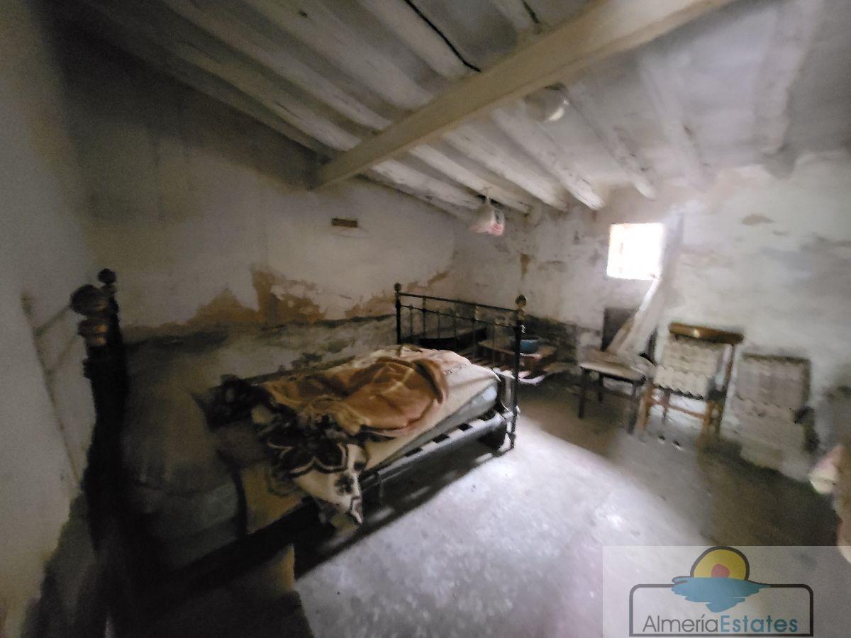 Venta de casa en Somontín