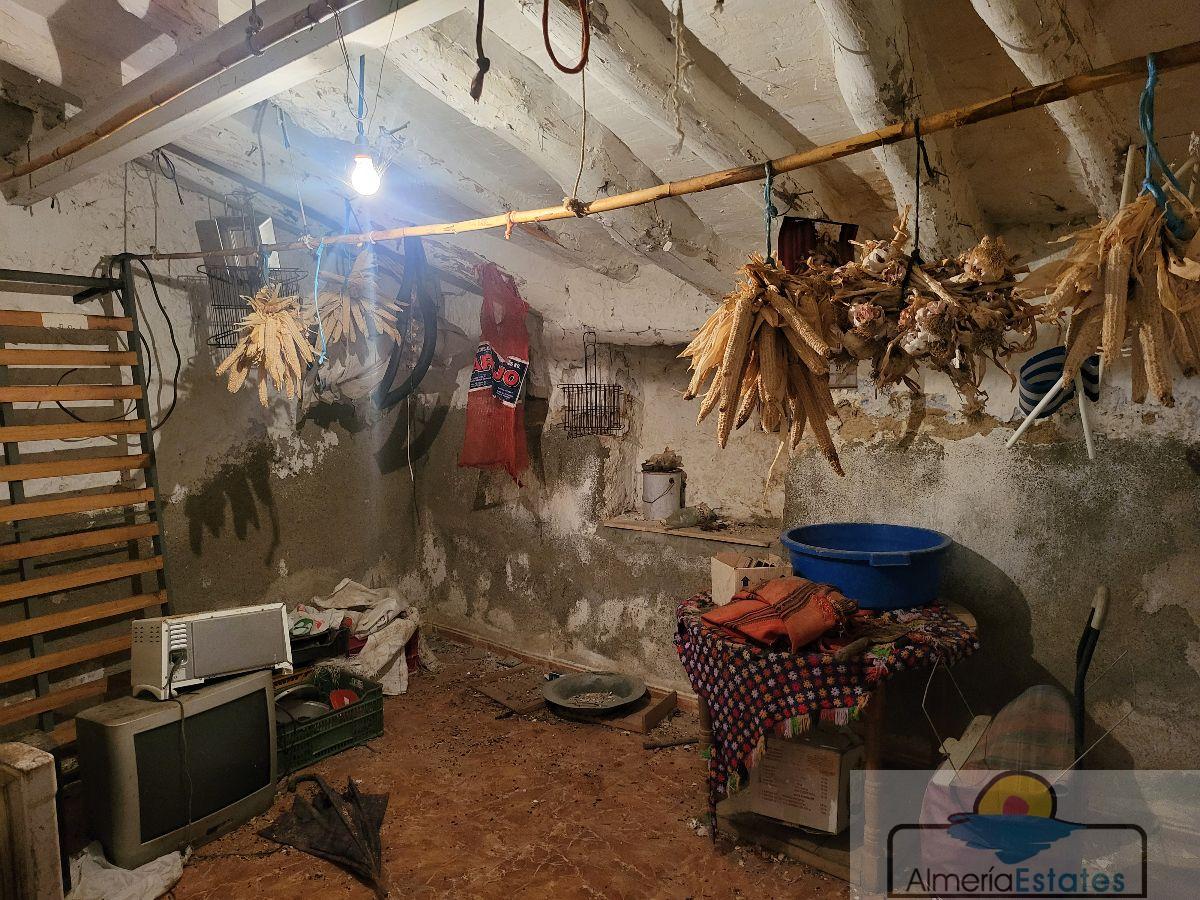 Venta de casa en Somontín