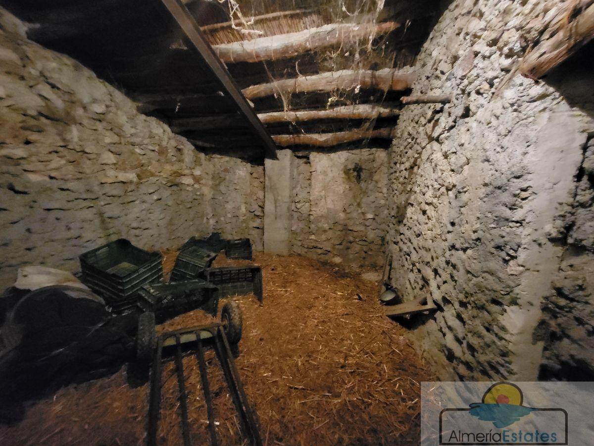 Venta de casa en Somontín