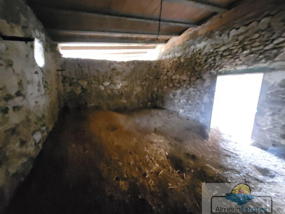 Venta de casa en Somontín