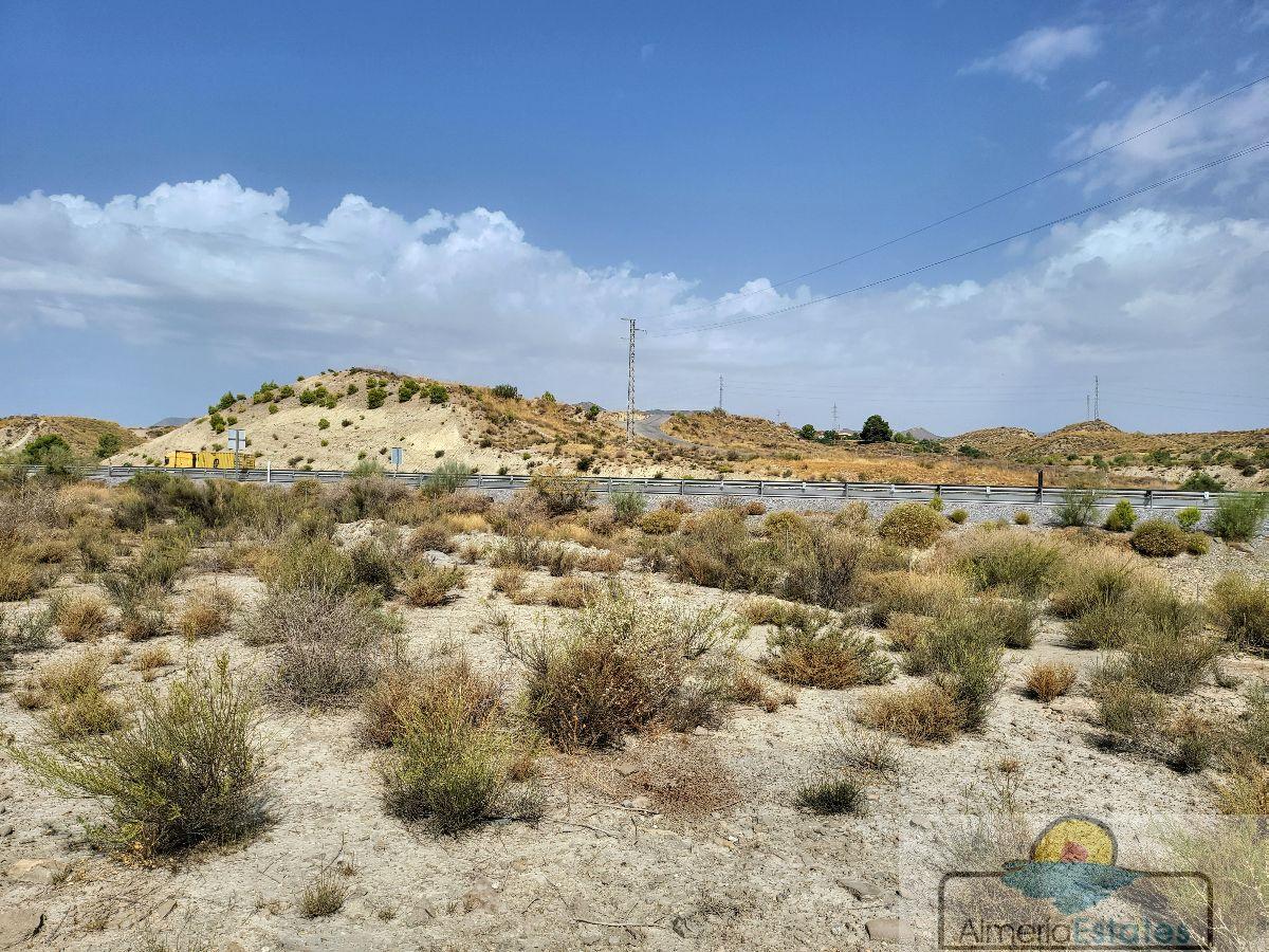 Venta de terreno en Cantoria