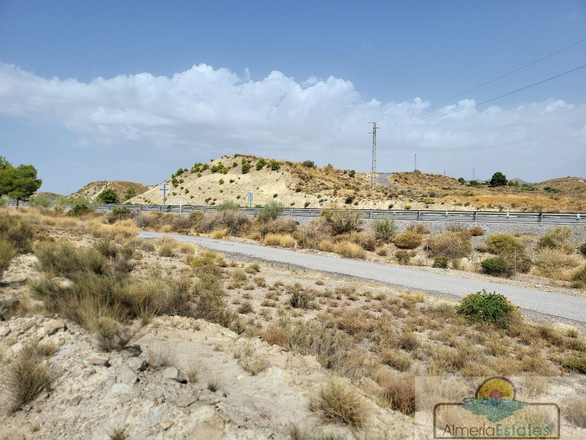 Venta de terreno en Cantoria