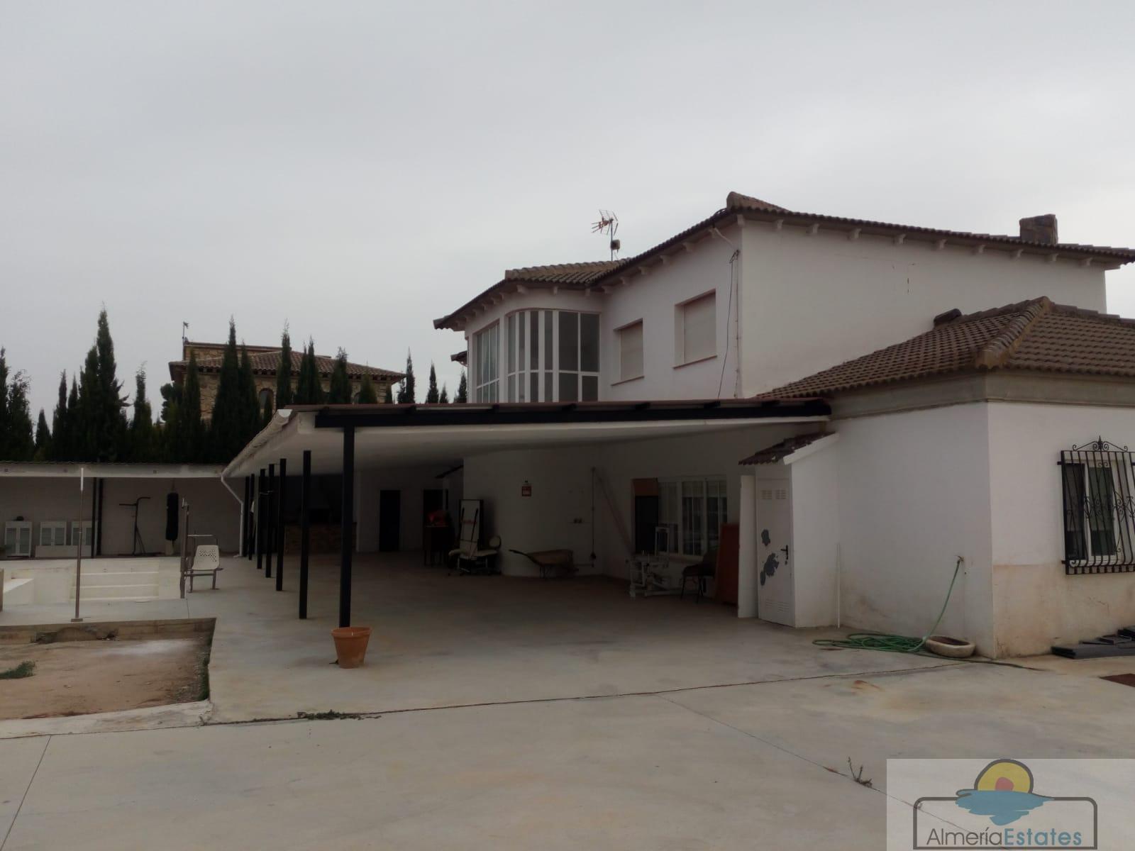 Venta de villa en Tíjola