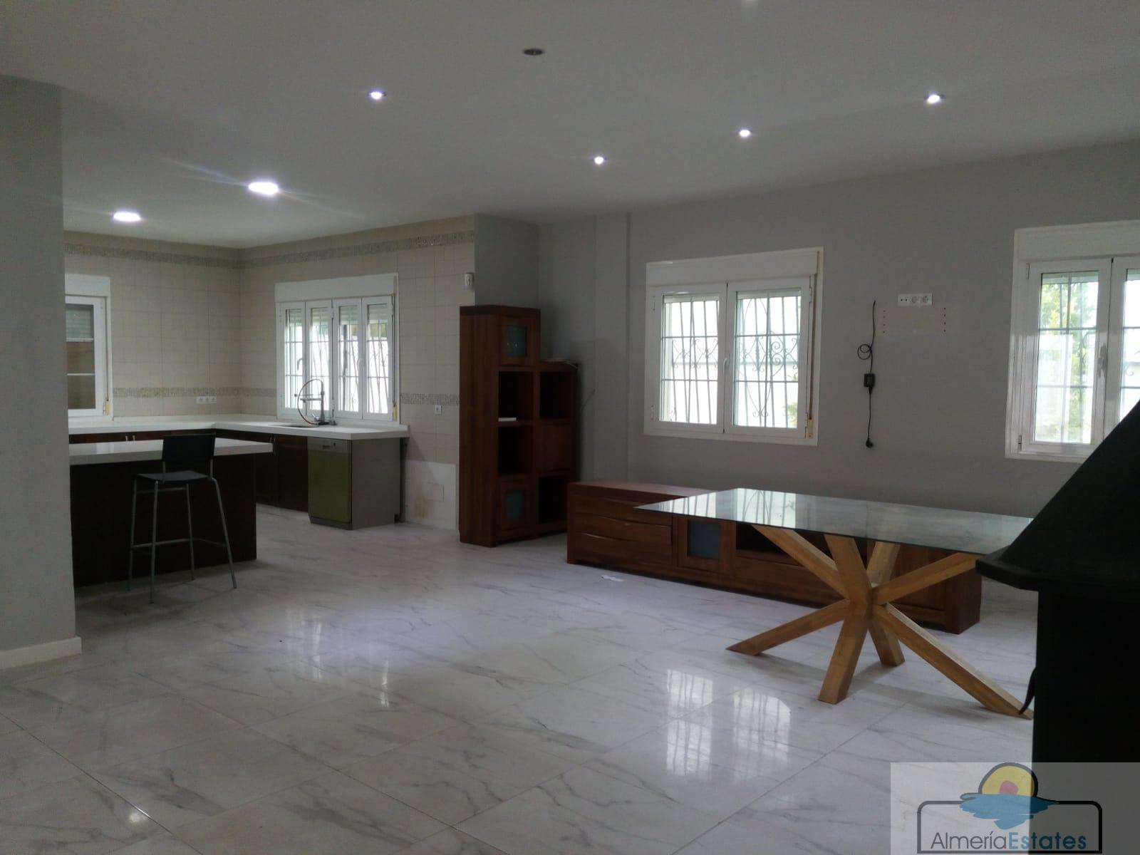 Venta de villa en Tíjola