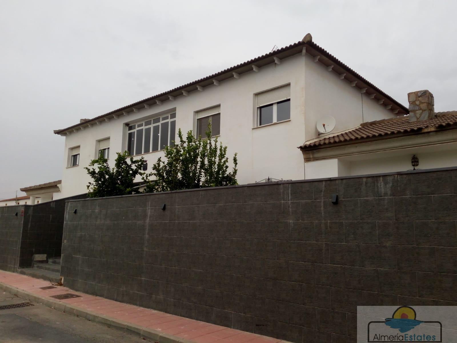 Venta de villa en Tíjola
