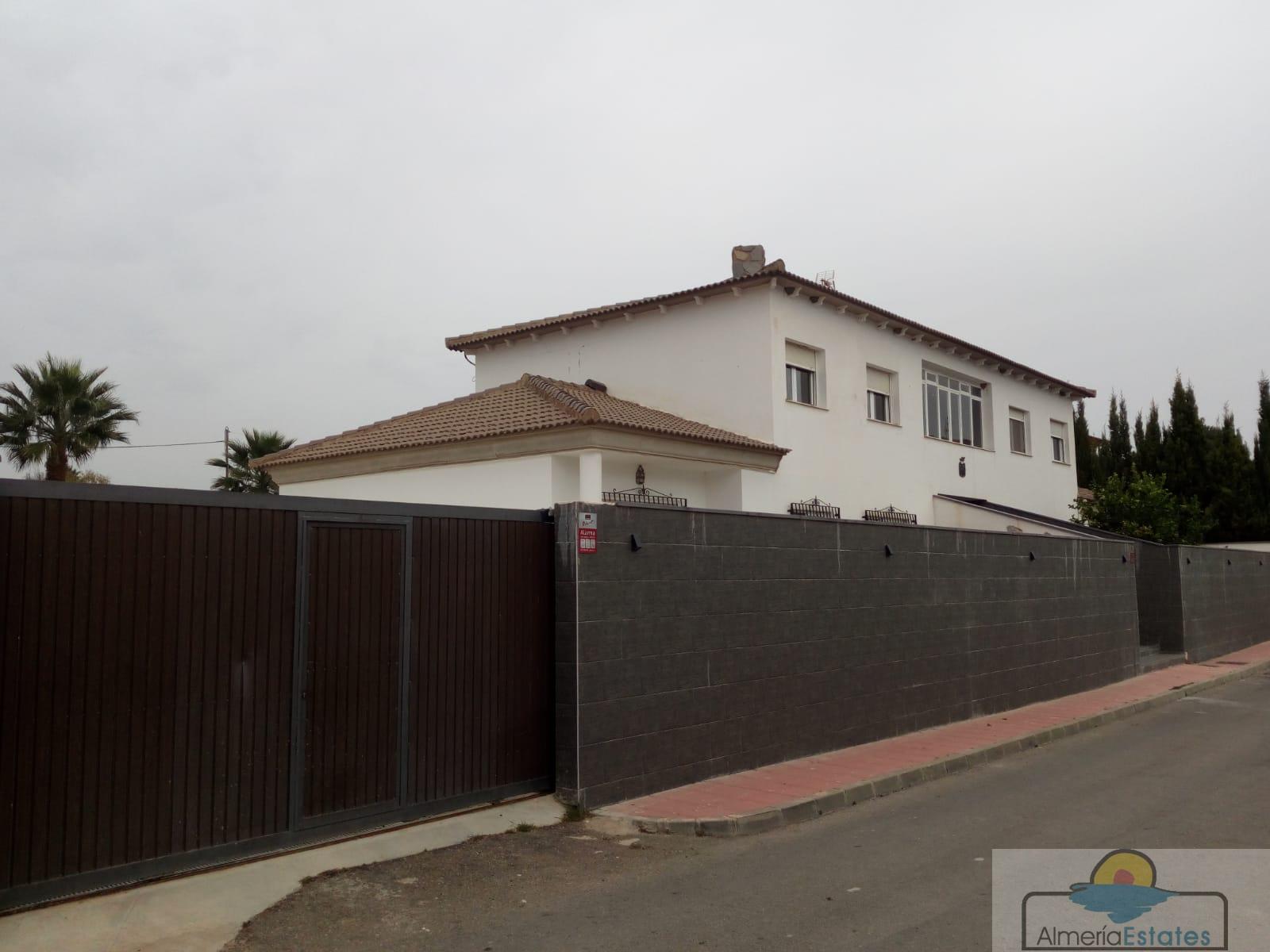 Venta de villa en Tíjola