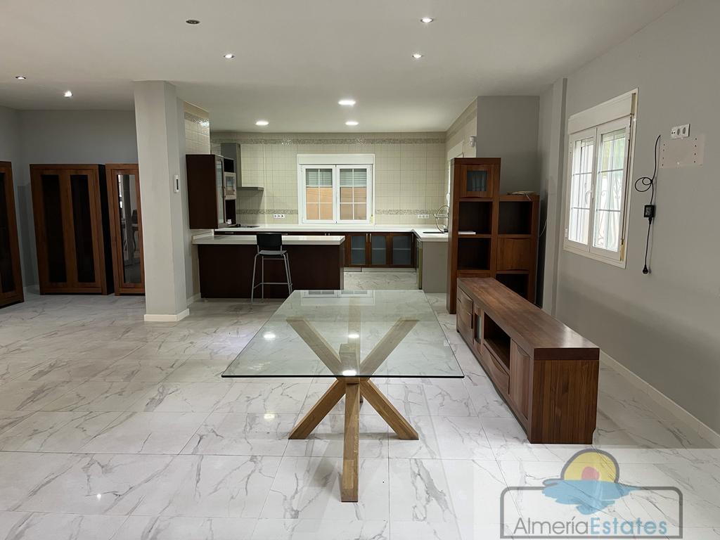 Venta de villa en Tíjola