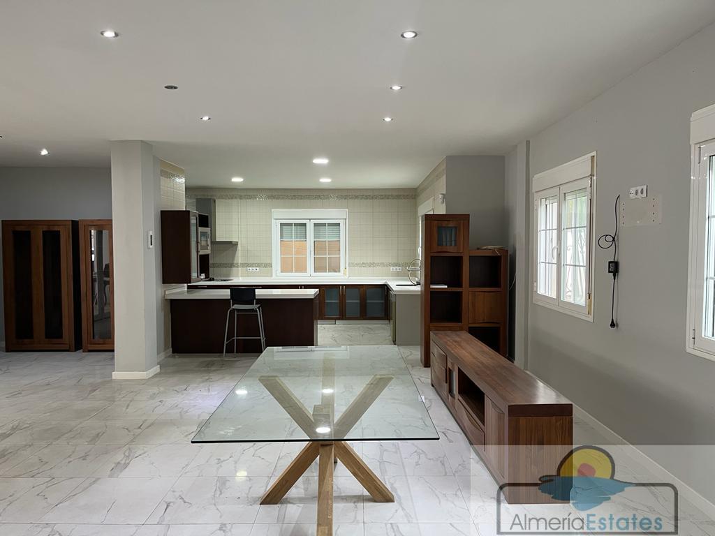 Venta de villa en Tíjola