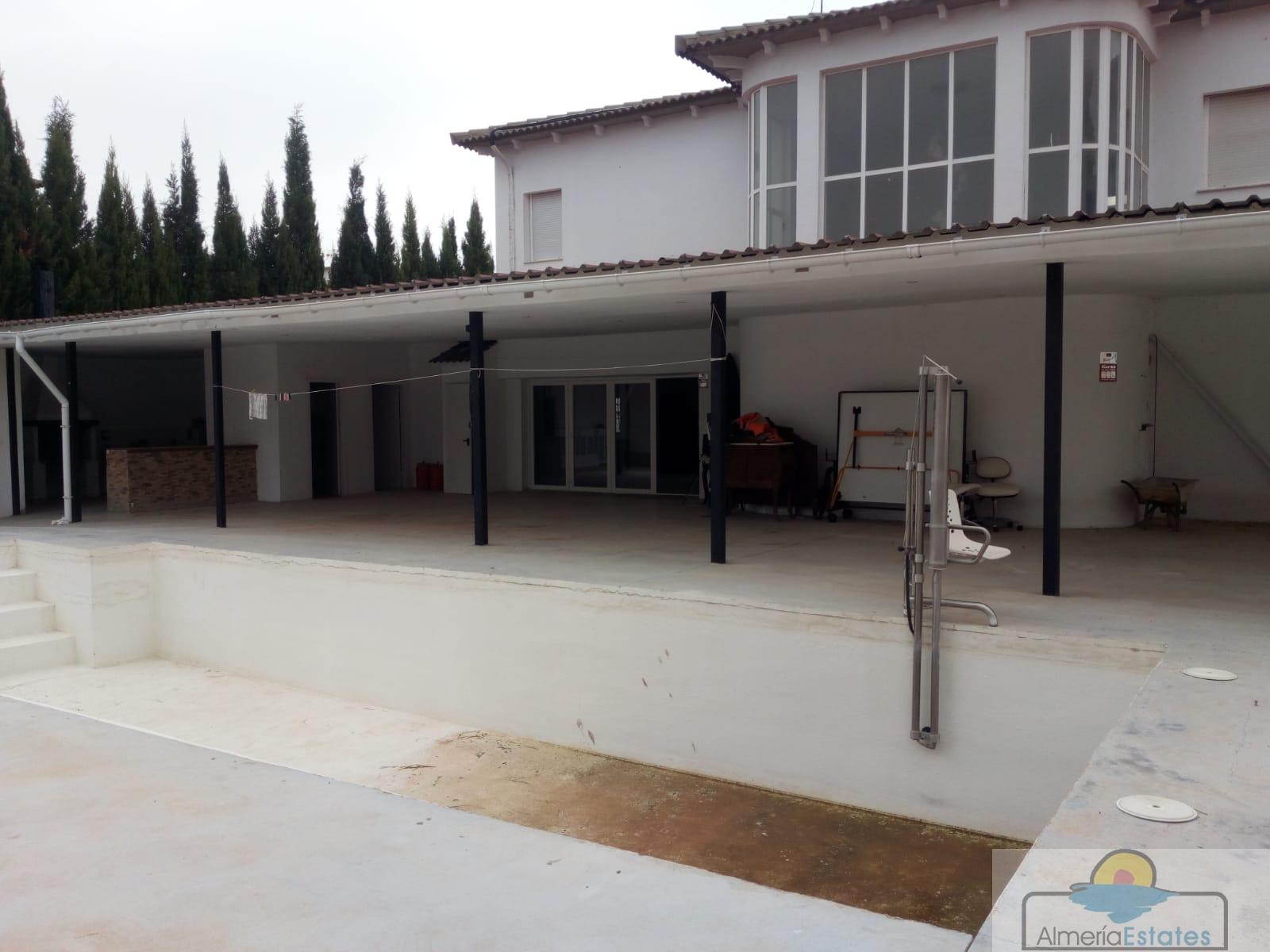 Venta de villa en Tíjola