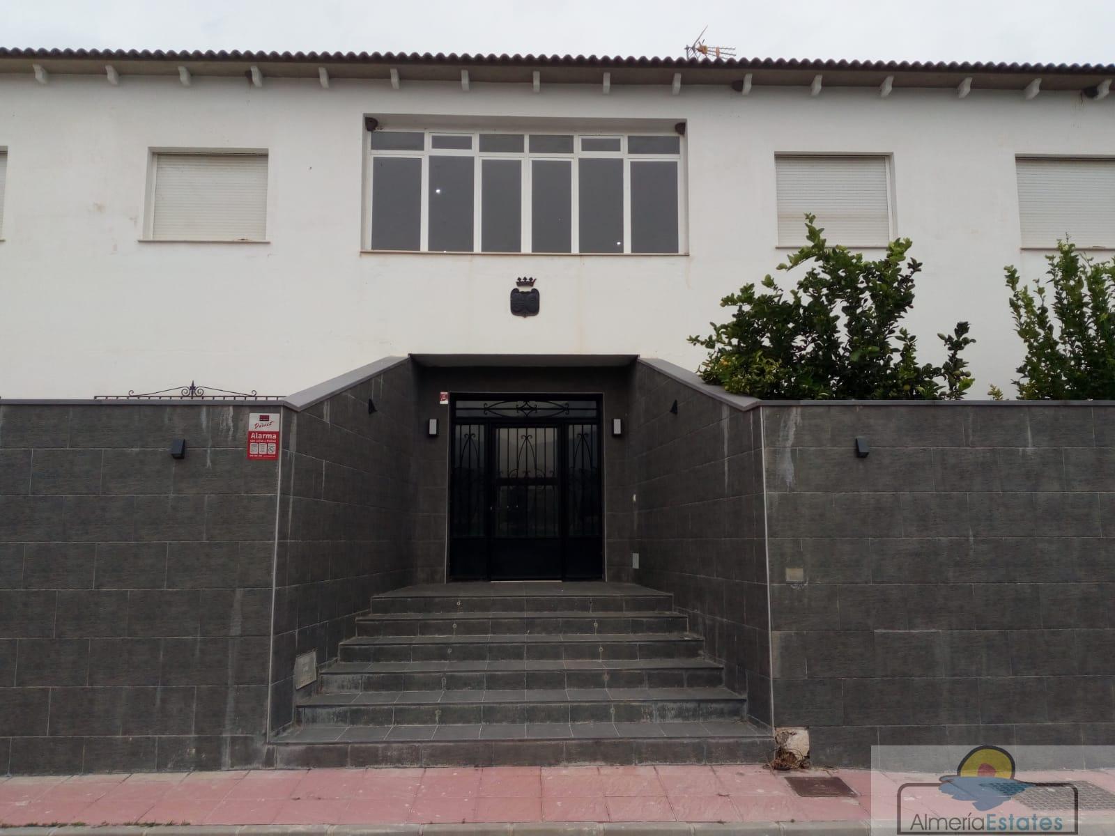 Venta de villa en Tíjola