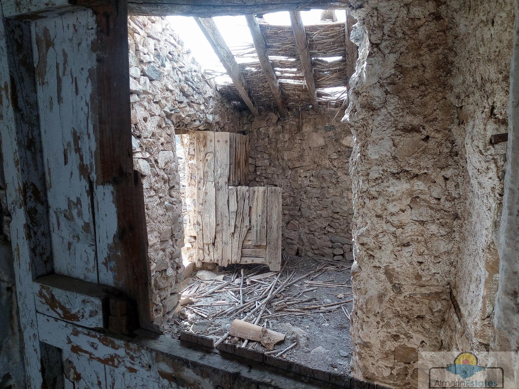 For sale of rural property in Taberno