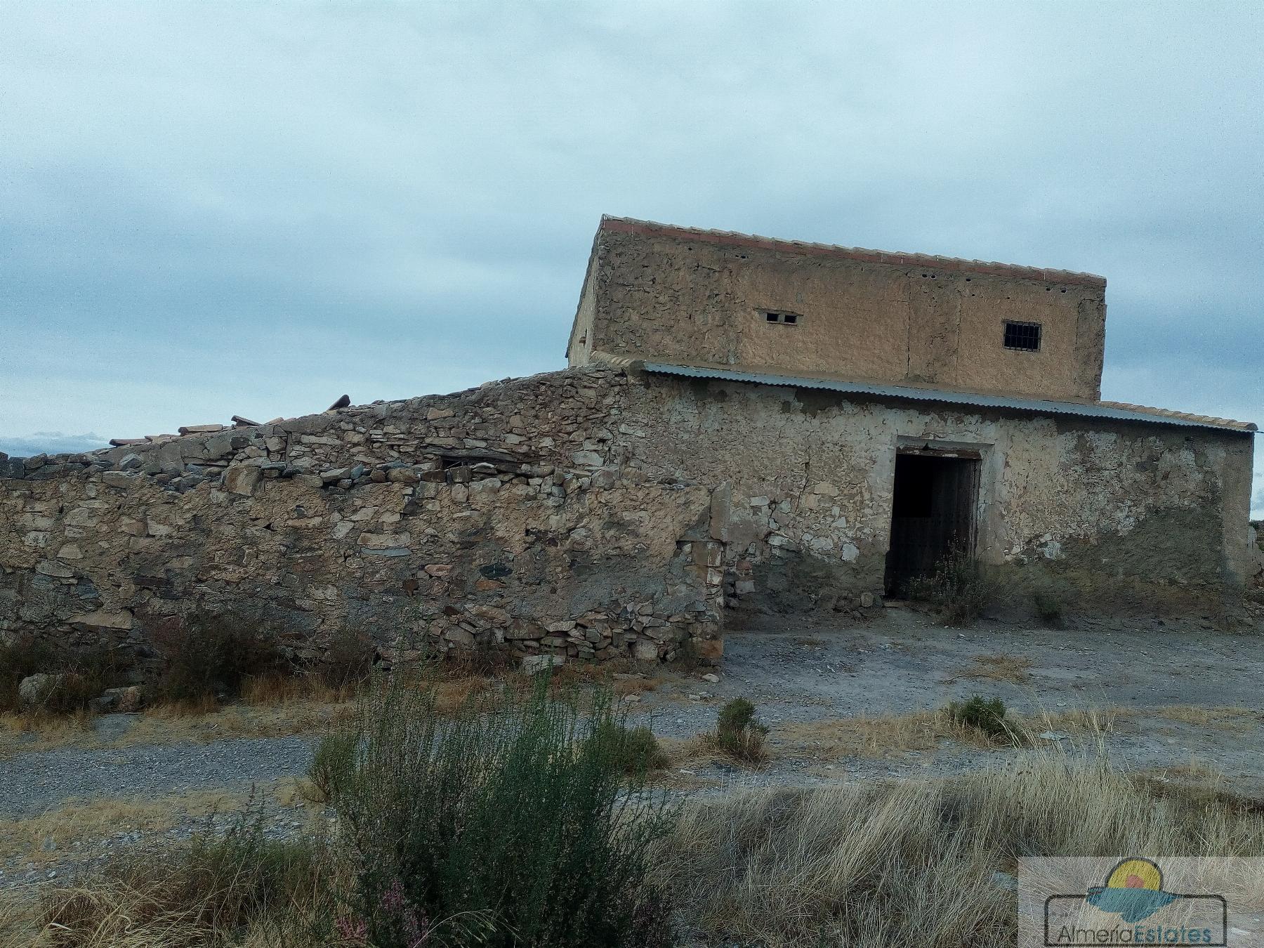 For sale of rural property in Taberno
