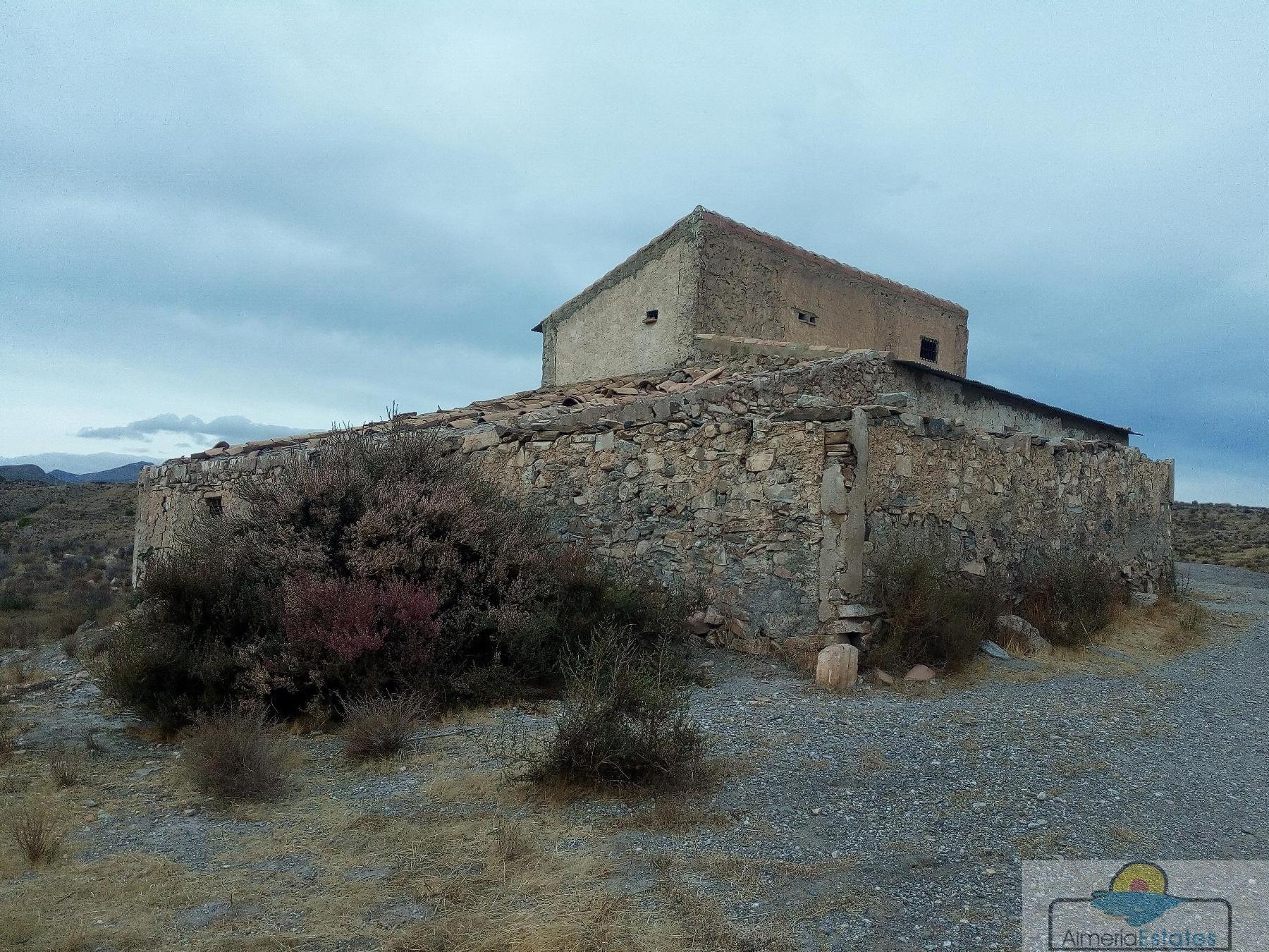 For sale of rural property in Taberno