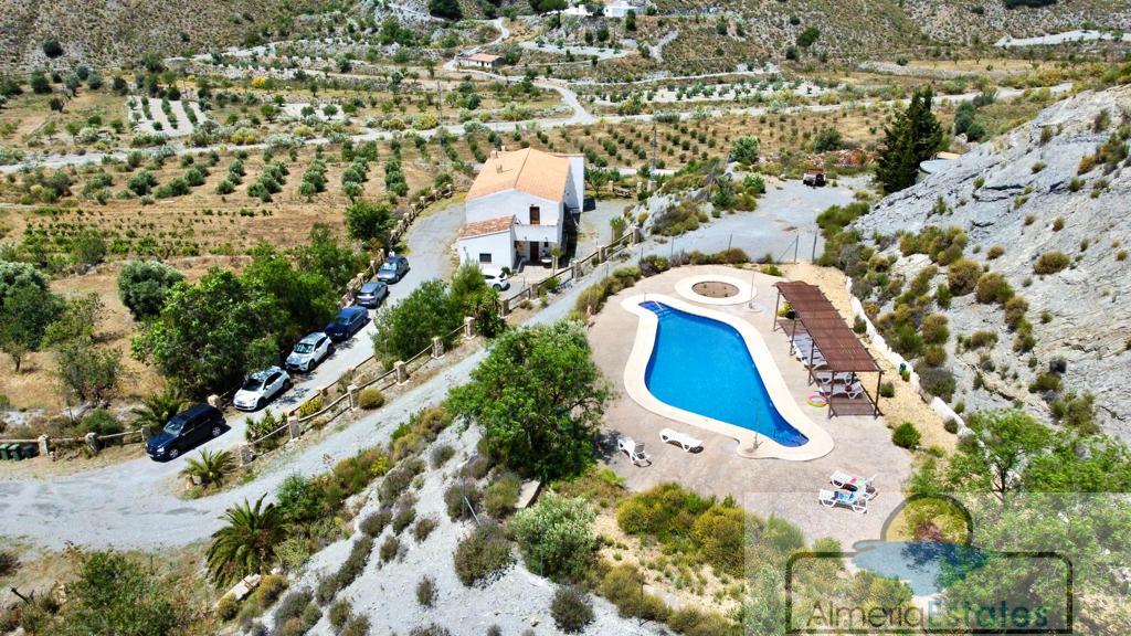 Venta de villa en Taberno