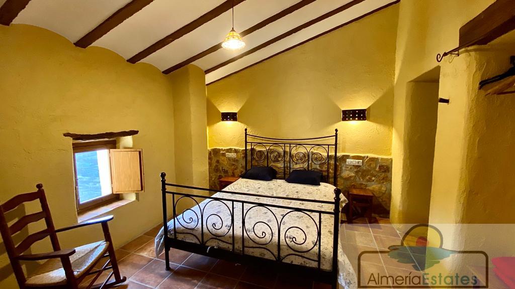 Venta de villa en Taberno