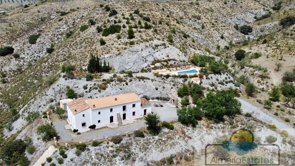 Venta de villa en Taberno