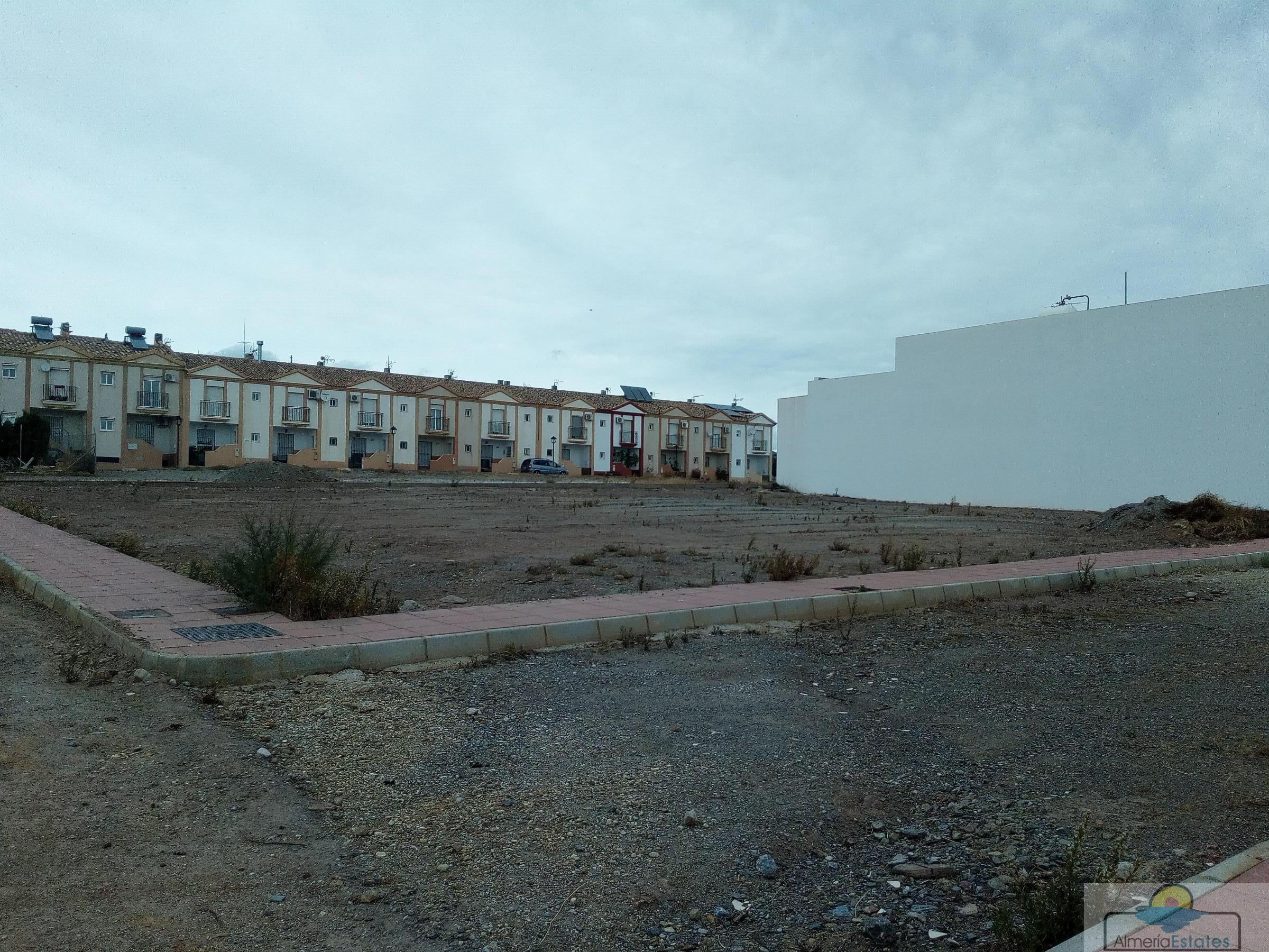 Venta de terreno en Taberno