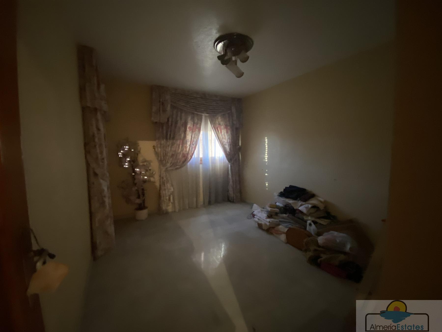 Venta de casa en Macael