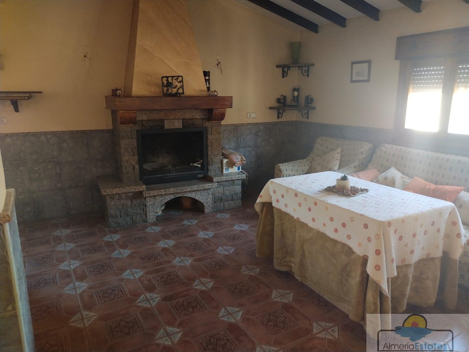 Venta de casa en Macael