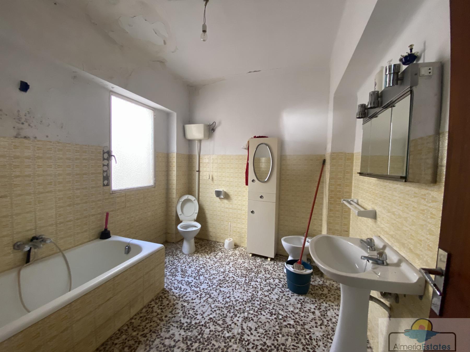 Venta de casa en Tíjola