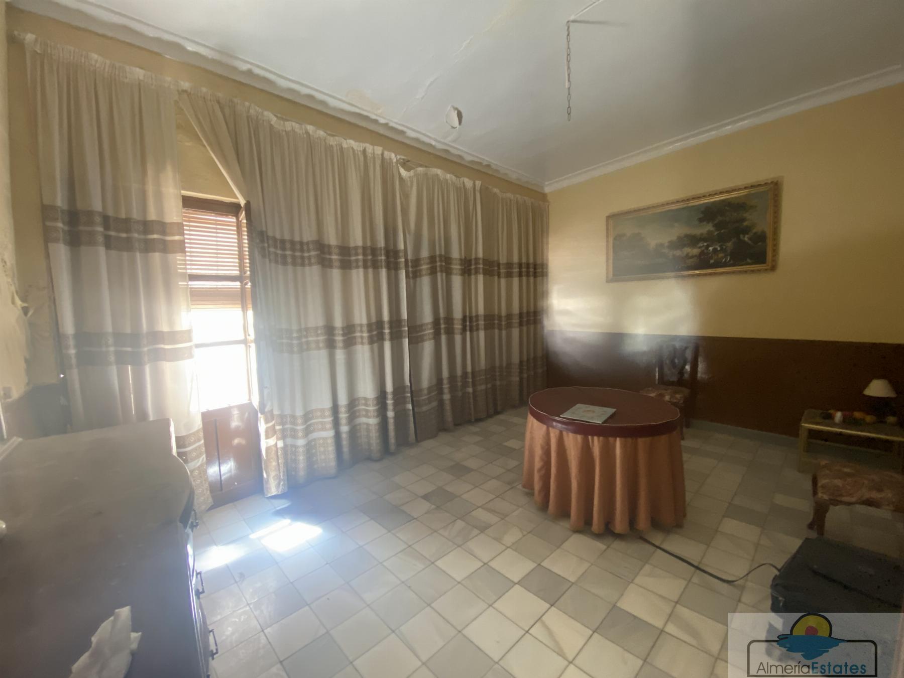 Venta de casa en Macael