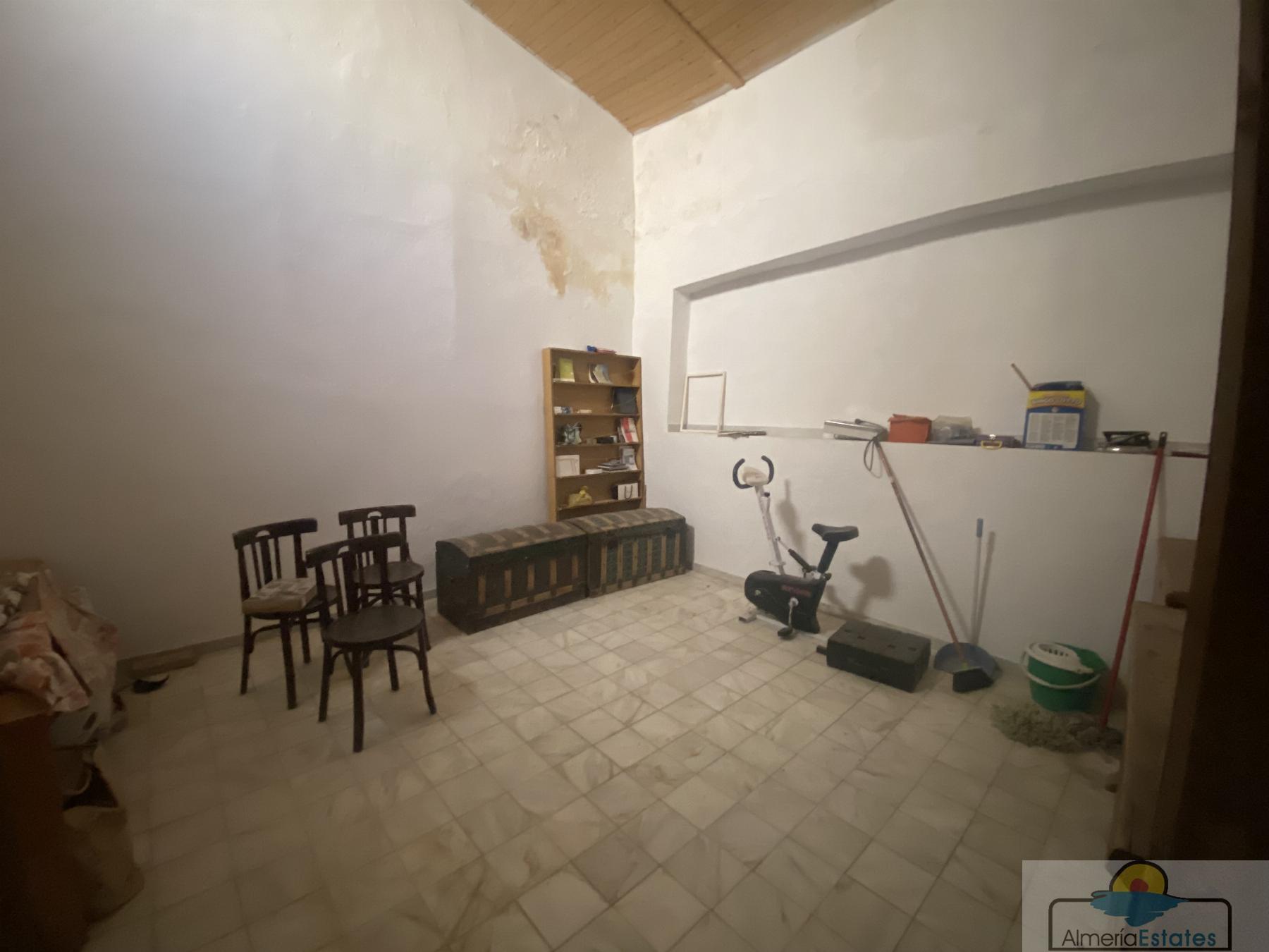 Venta de casa en Macael