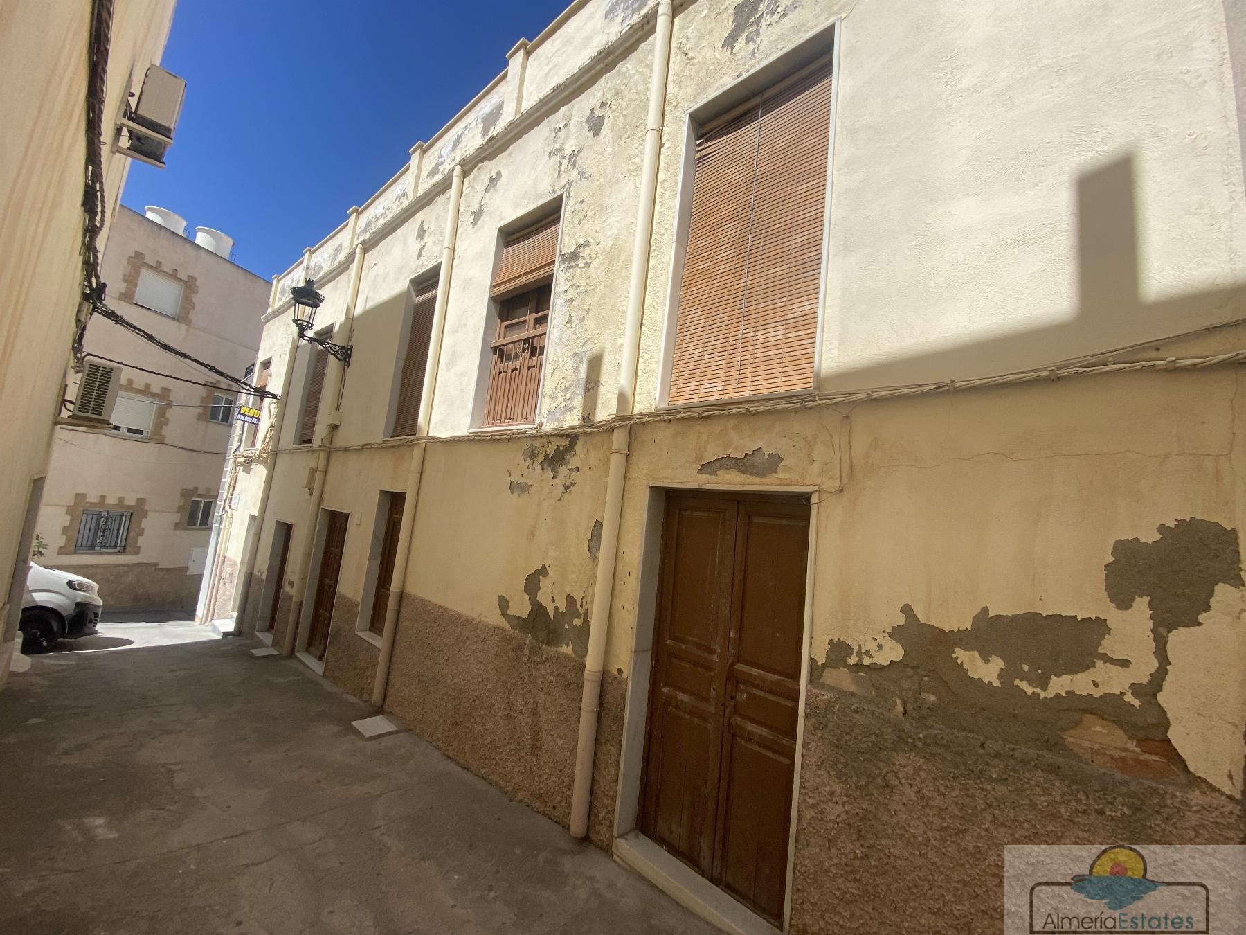 Venta de casa en Macael