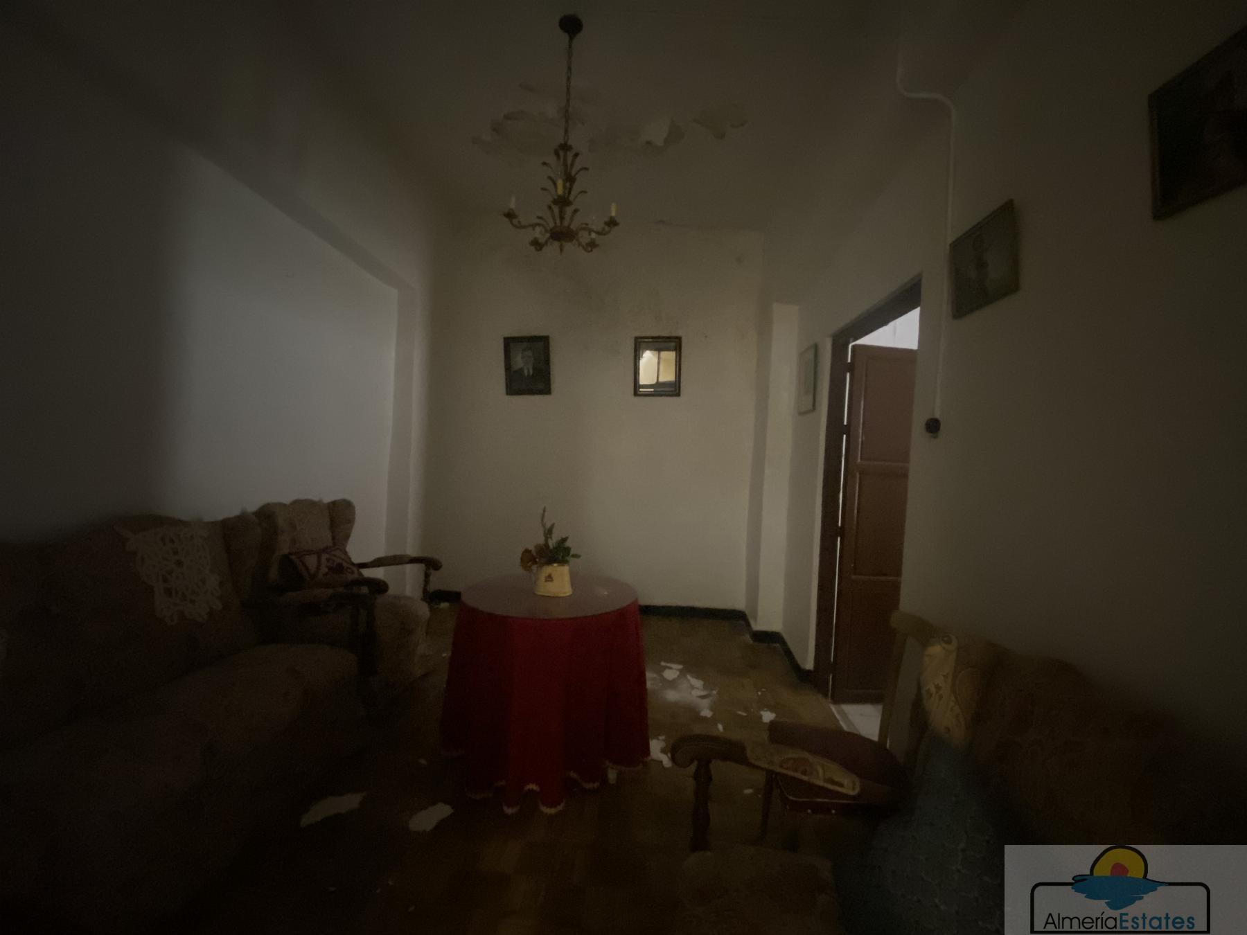 Venta de casa en Macael