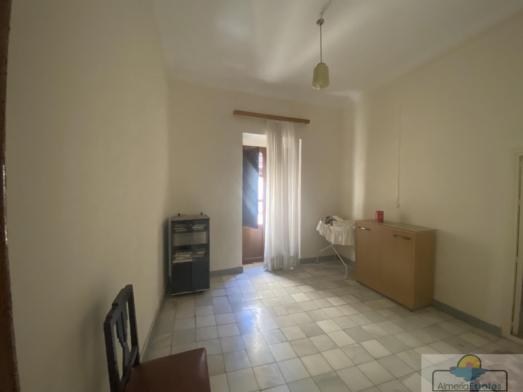 Venta de casa en Macael