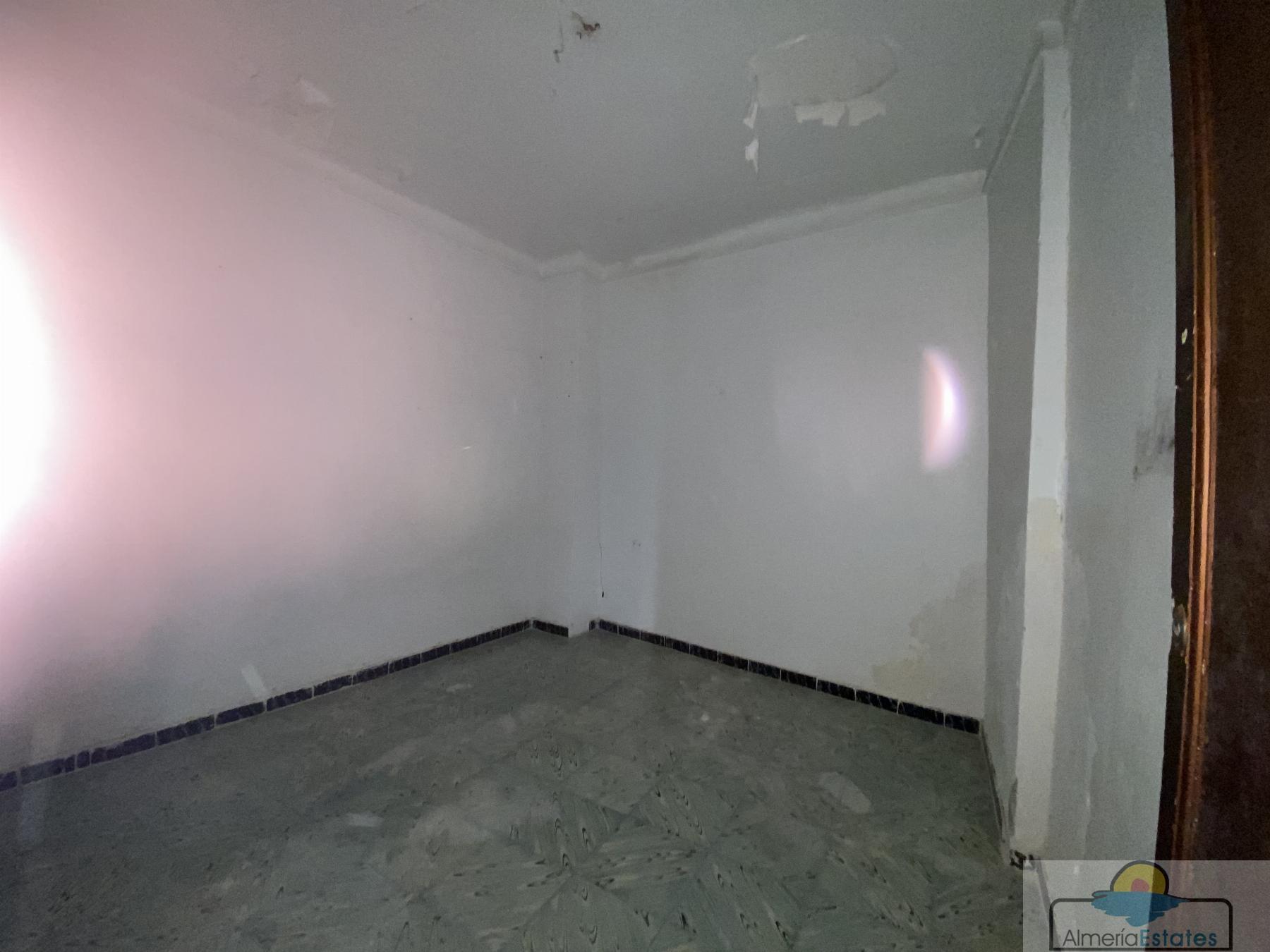 For sale of house in Macael