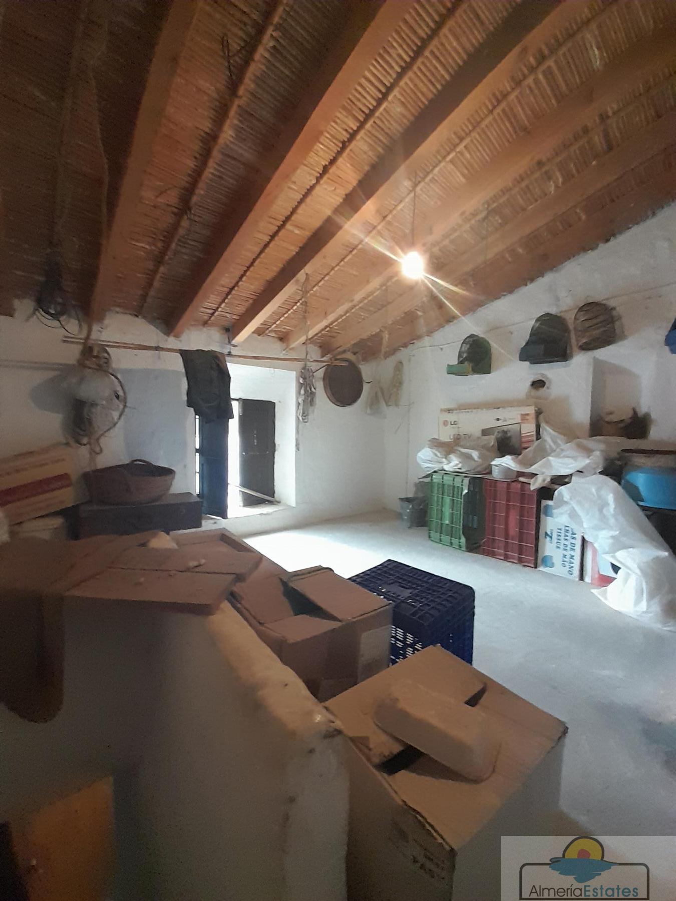 For sale of house in Lubrín