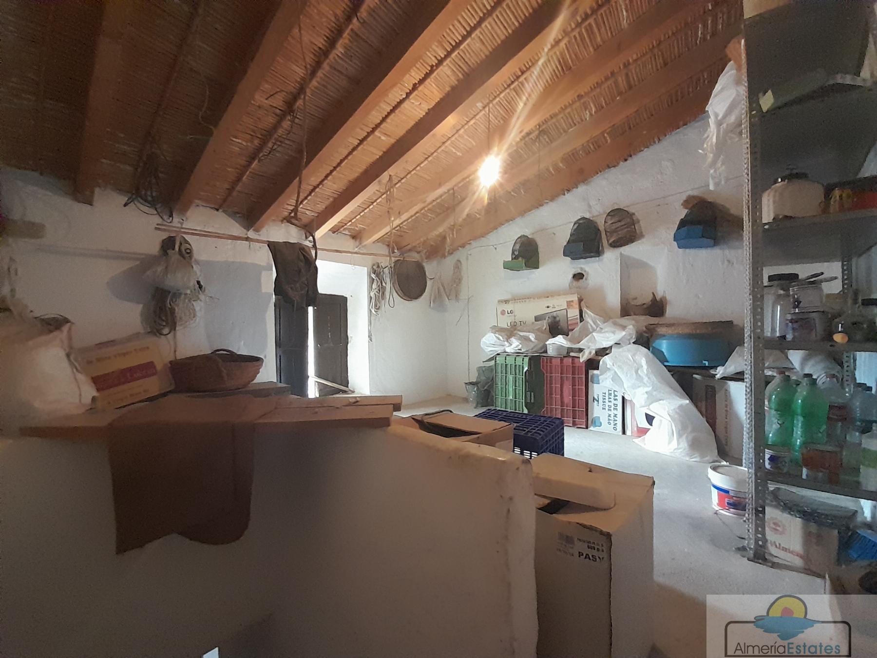 For sale of house in Lubrín