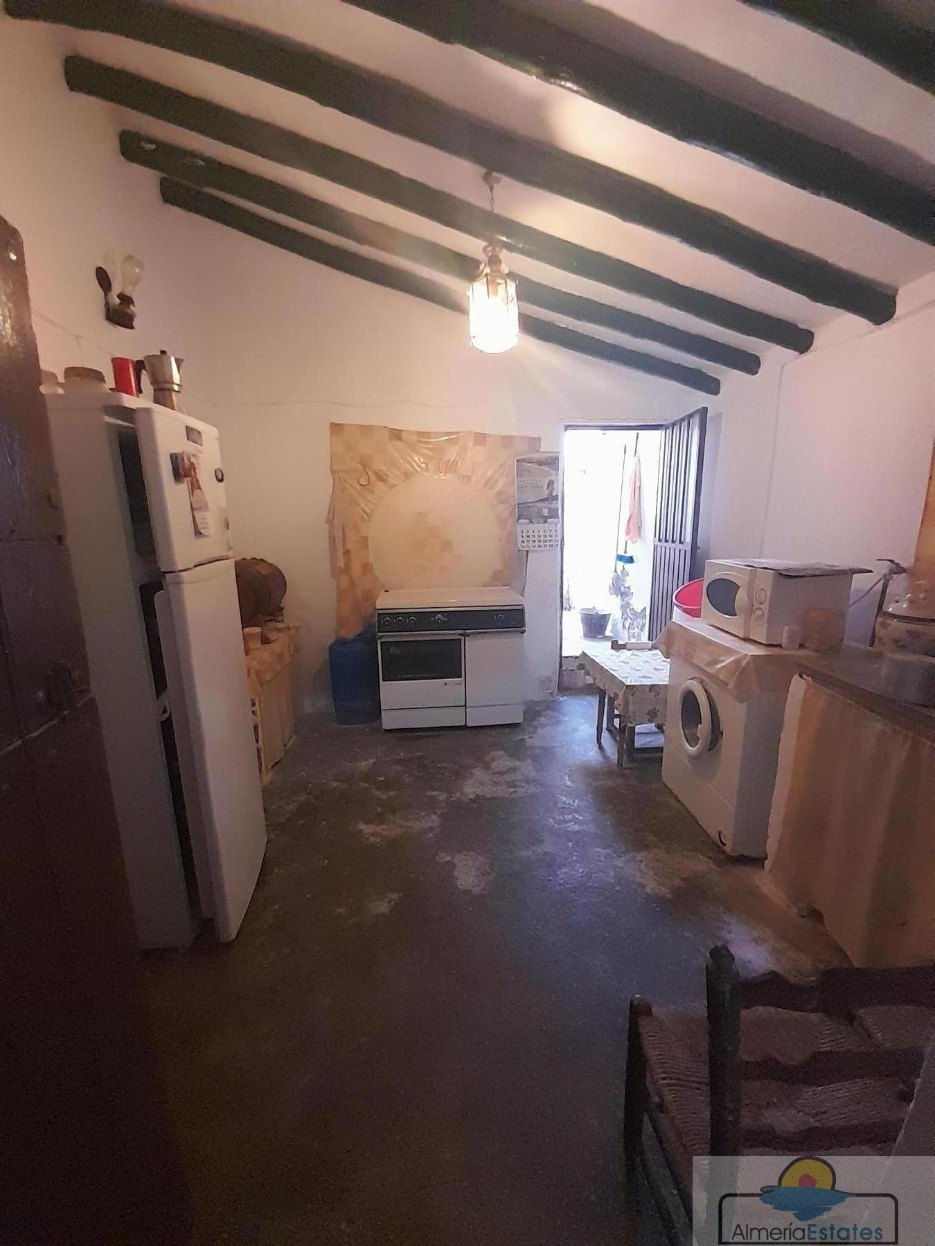 For sale of house in Lubrín