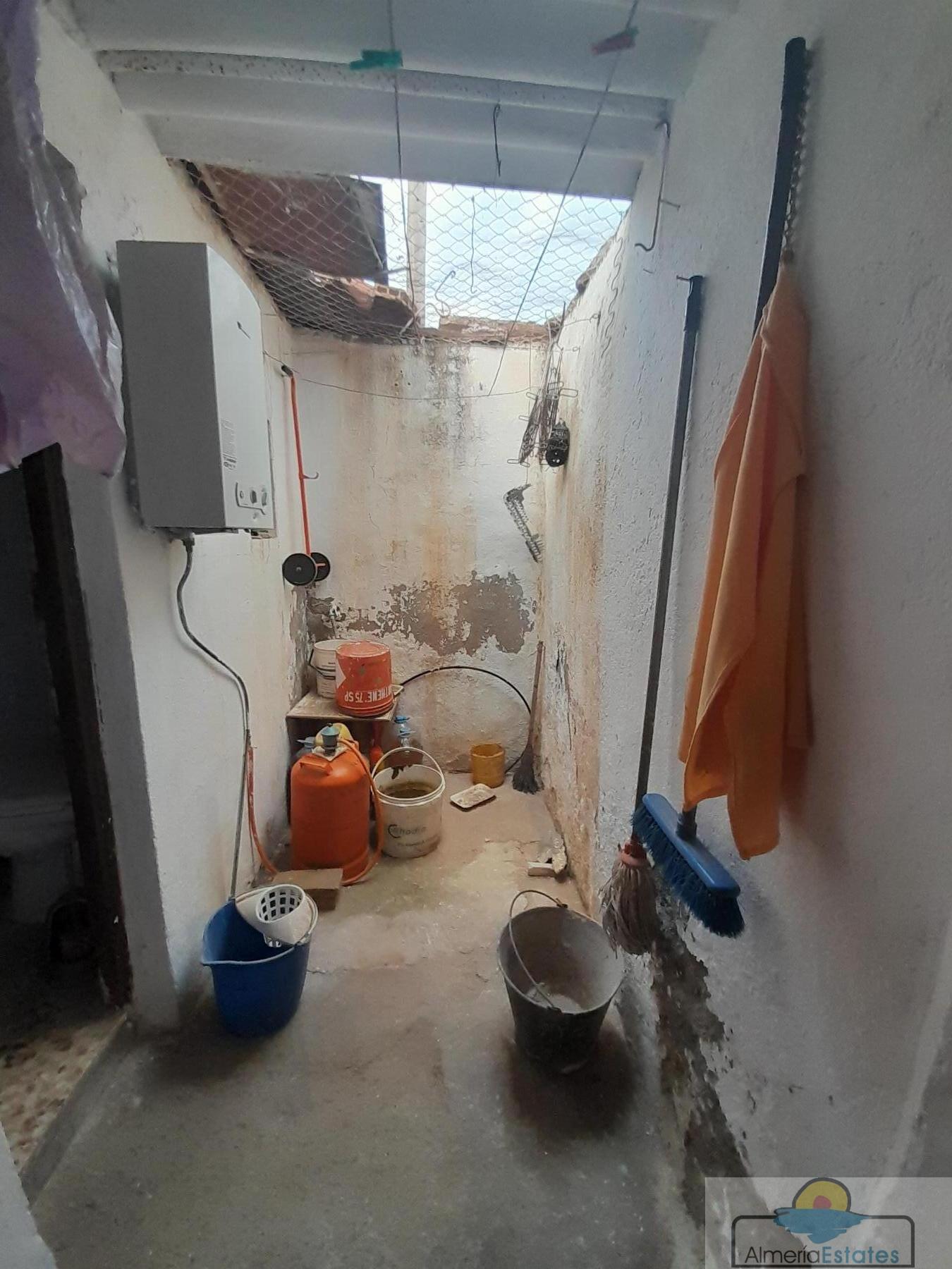For sale of house in Lubrín