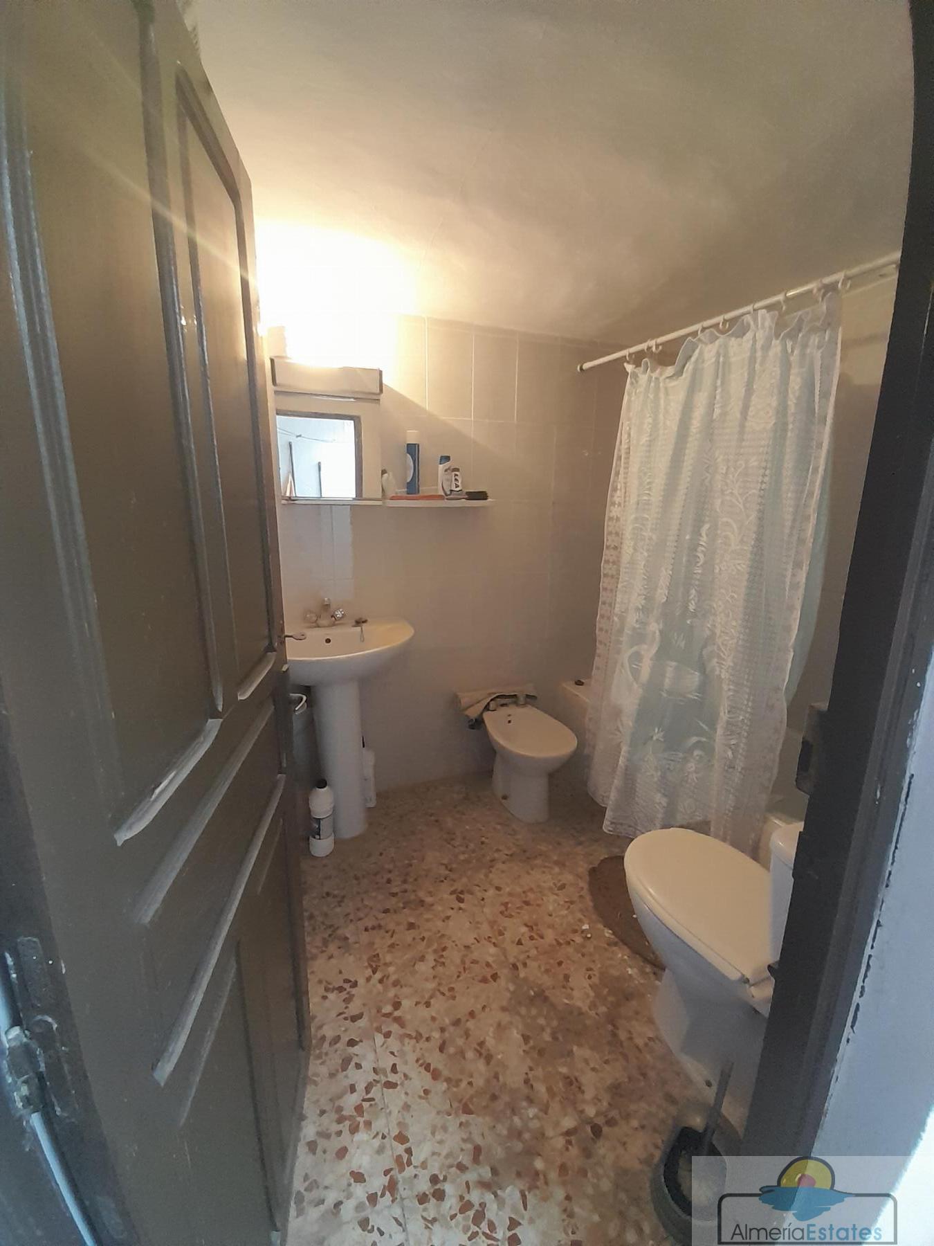 For sale of house in Lubrín