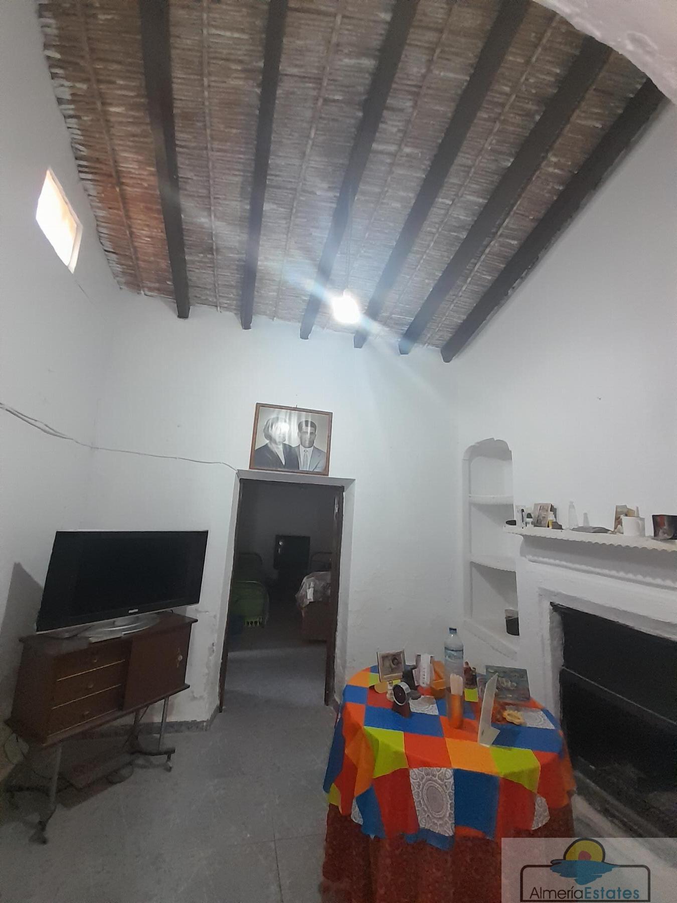 For sale of house in Lubrín