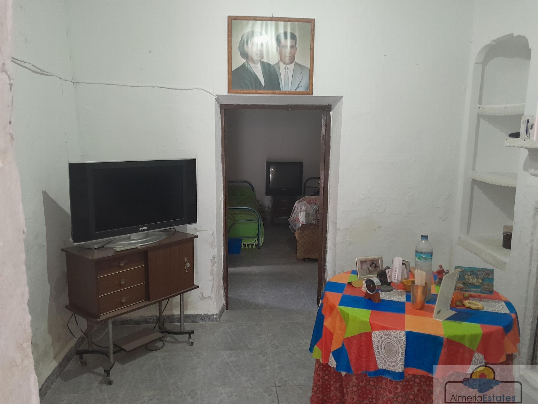 For sale of house in Lubrín