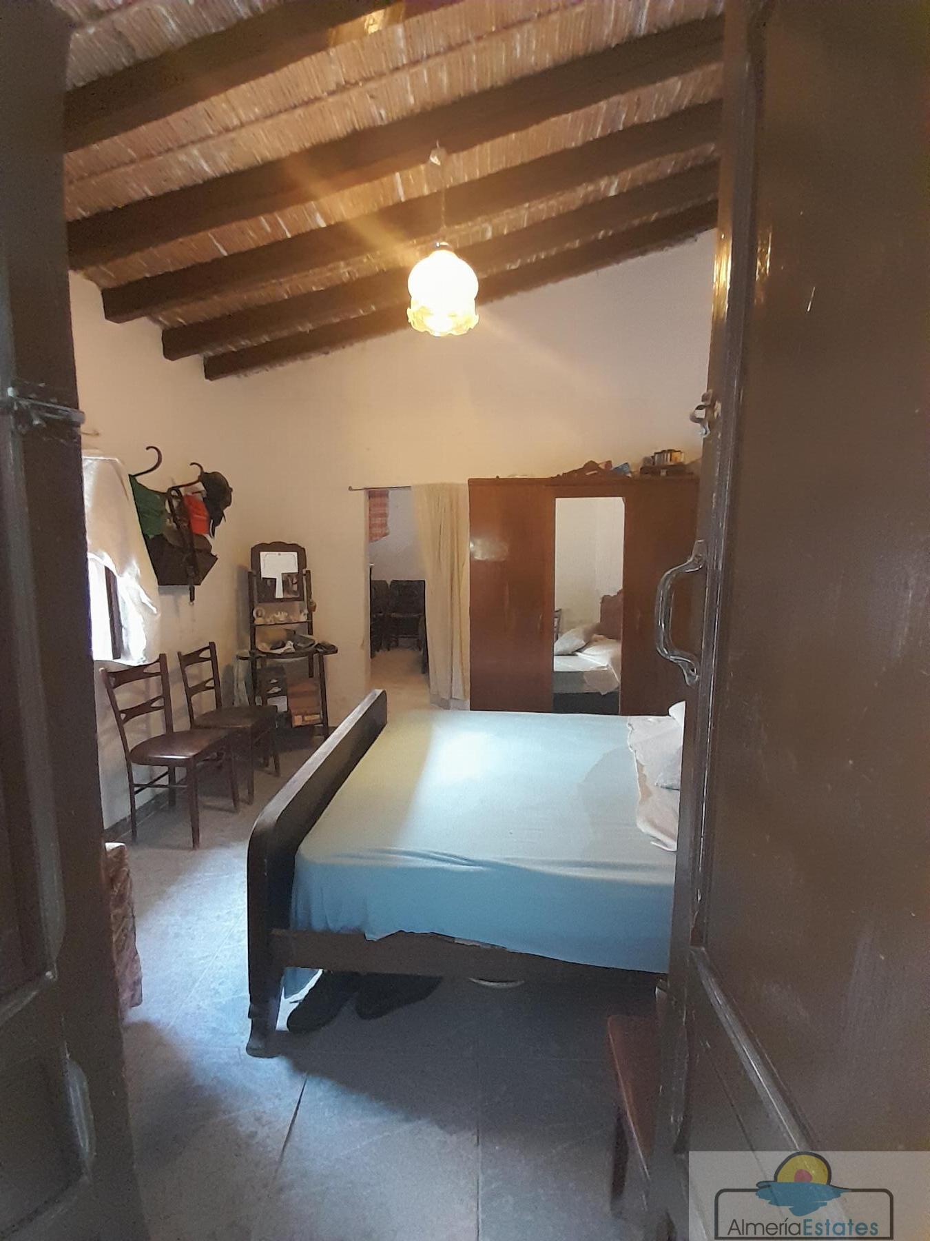 For sale of house in Lubrín