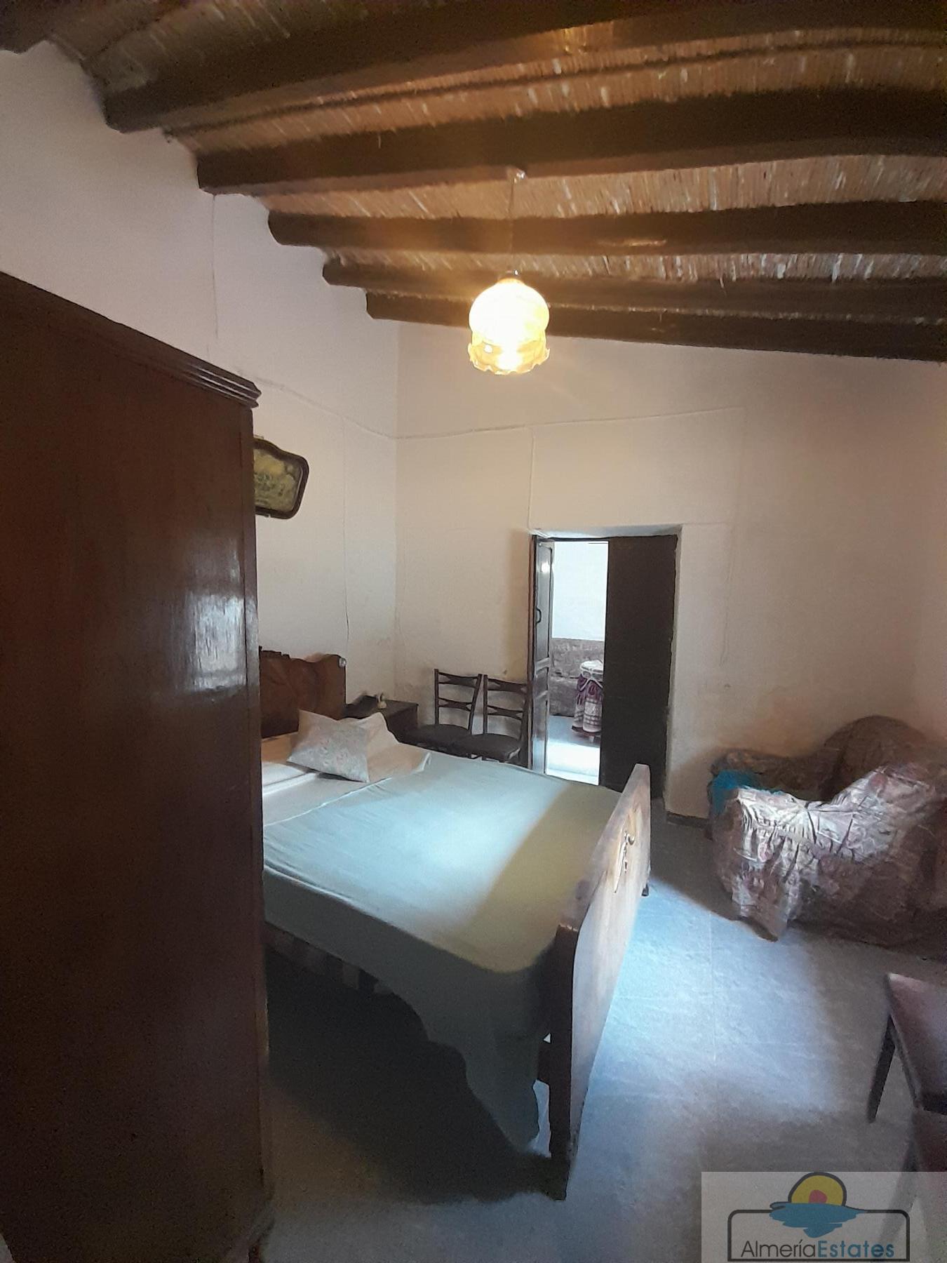 For sale of house in Lubrín