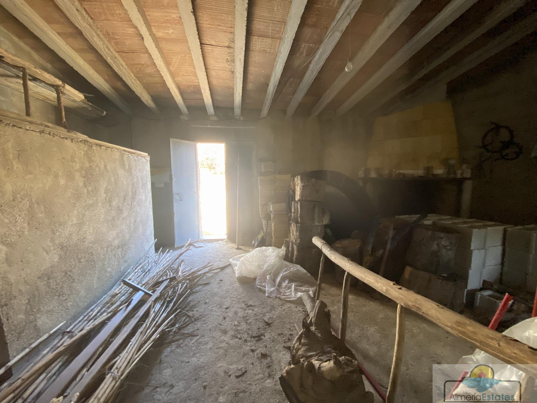 Venta de finca rústica en Laroya