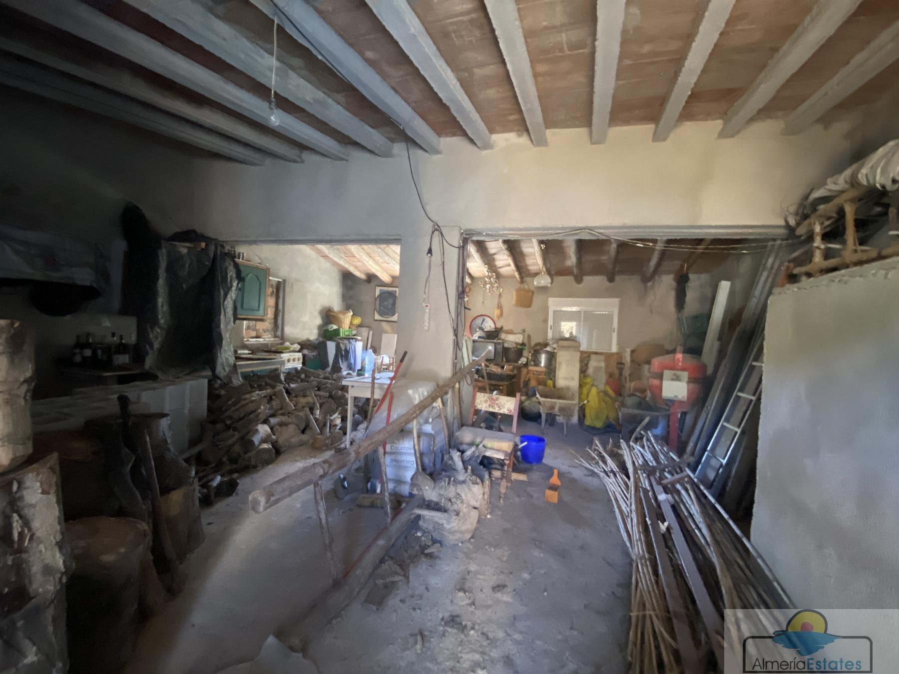 Venta de finca rústica en Laroya