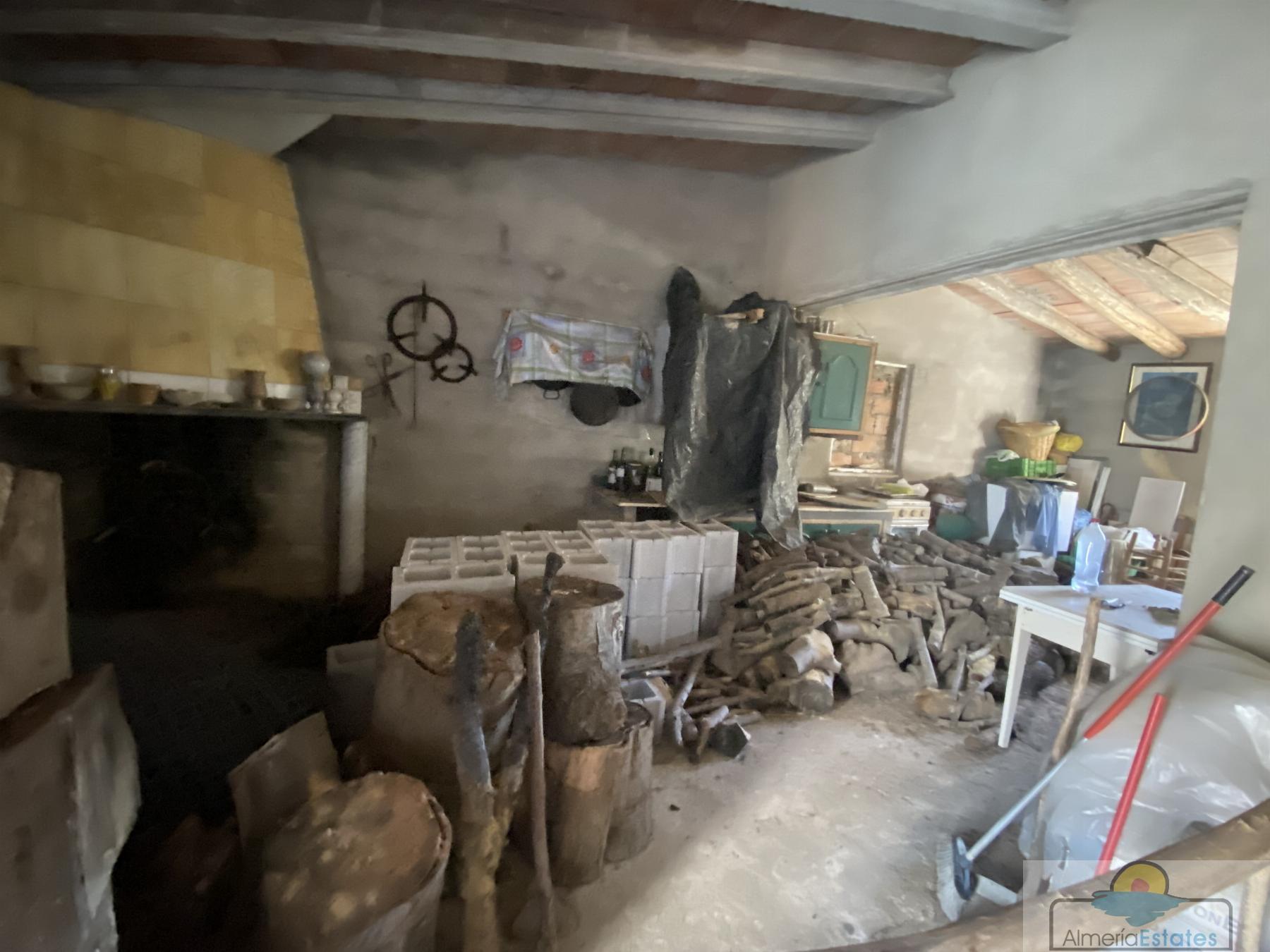 Venta de finca rústica en Laroya